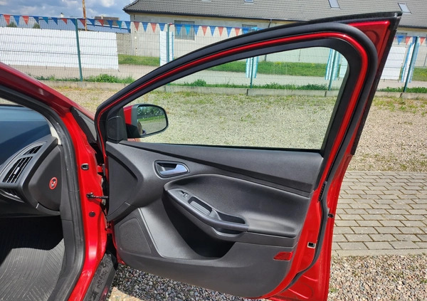 Ford Focus cena 36900 przebieg: 117900, rok produkcji 2016 z Piła małe 466